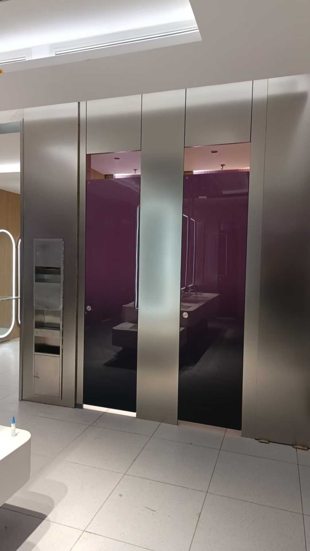 渐变金属蜂窝复合隔断1